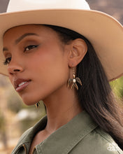 Load image into Gallery viewer, Soaring Stones - White