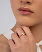 Load image into Gallery viewer, Swoon - 18K Gold Size 7
